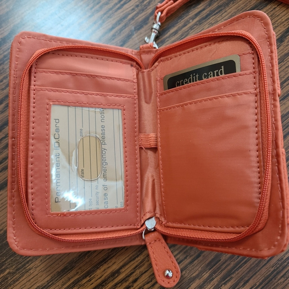 Faux Leather Wristlet Wallet with Zipper Closure - Picture 4 of 9